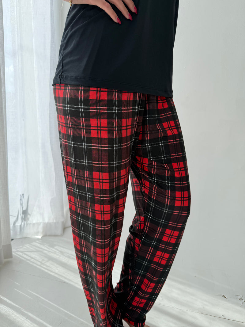Pijama Longo Feminino - Xadrez Preto com Vermelho