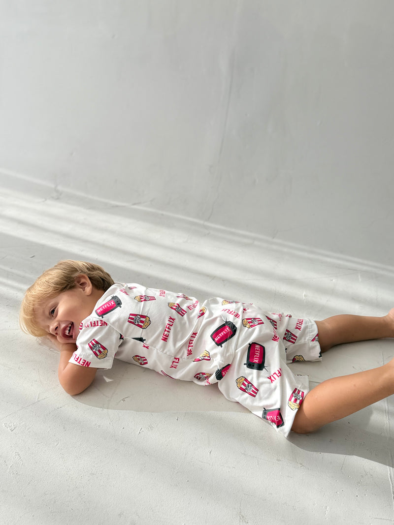 Kit Familia - Pijama Estampa Netflix Branco
