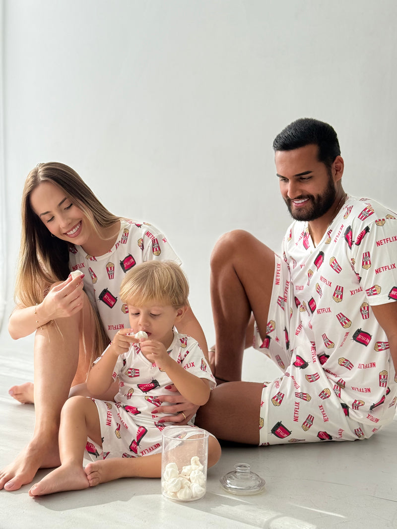 Kit Familia - Pijama Estampa Netflix Branco